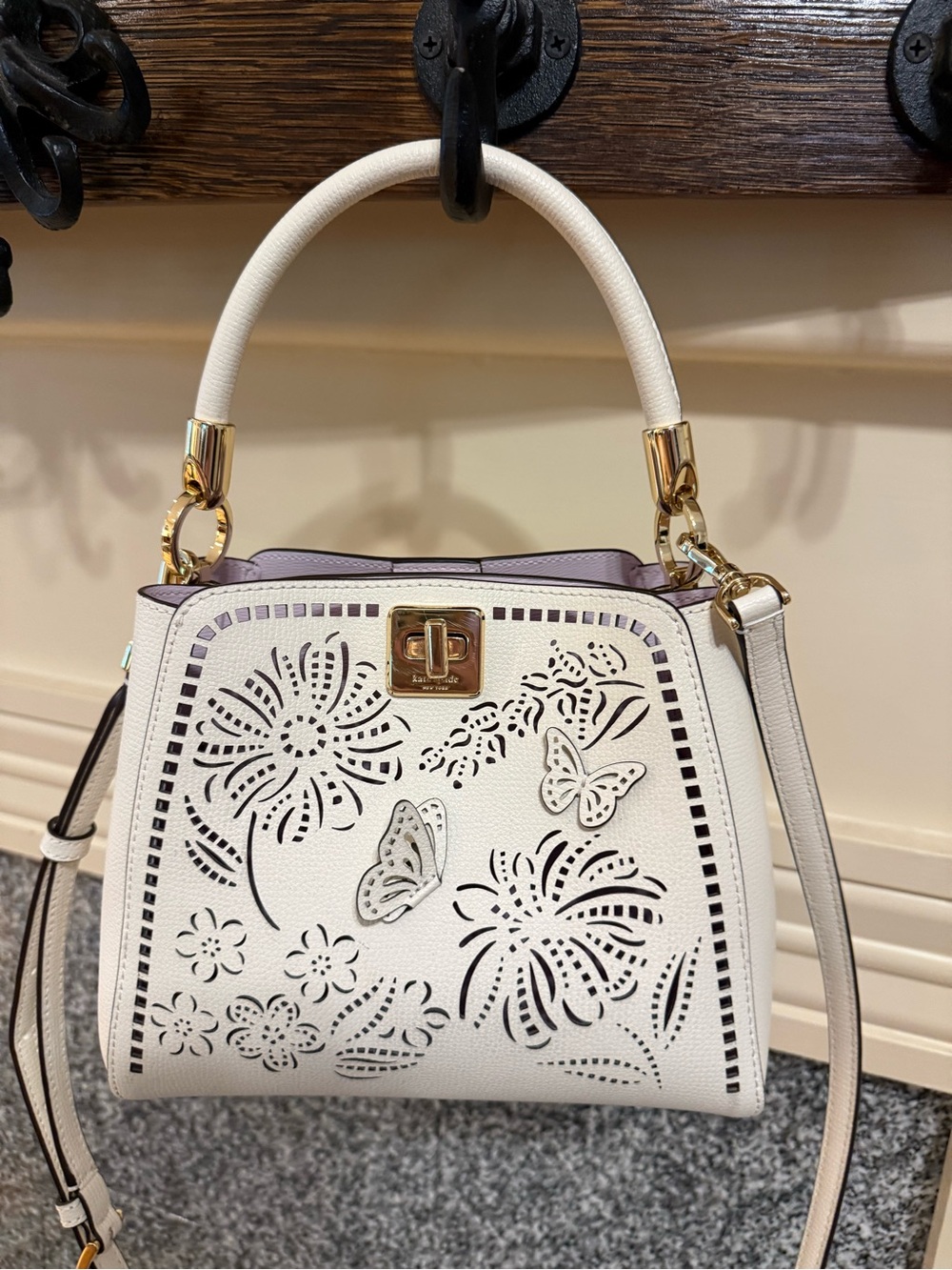 White Laser-Cut Floral Top-Handle Shoulder Bag - Picture 2 of 4